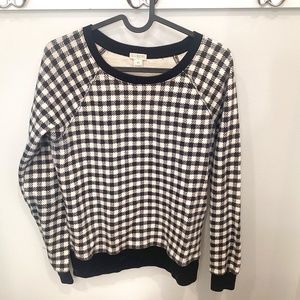 𝐁𝐥𝐚𝐜𝐤 𝐚𝐧𝐝 𝐰𝐡𝐢𝐭𝐞 𝐜𝐡𝐞𝐜𝐤𝐞𝐫𝐞𝐝 𝐣-𝐜𝐫𝐞𝐰 𝐬𝐰𝐞𝐚𝐭𝐞𝐫